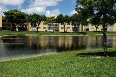 Copropriété à vendre à Tamarac, Floride: 1 chambre, 61.32 m2 № 1946742 - photo 17