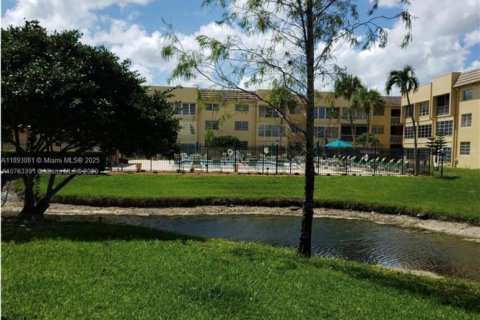 Copropriété à vendre à Tamarac, Floride: 1 chambre, 61.32 m2 № 1946742 - photo 16