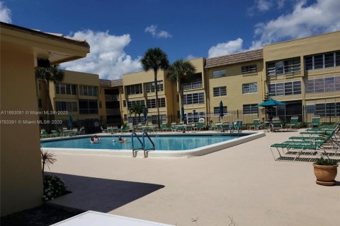 Copropriété à vendre à Tamarac, Floride: 1 chambre, 61.32 m2 № 1946742 - photo 14