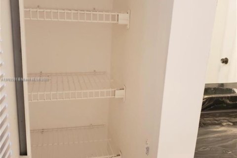 Copropriété à vendre à Tamarac, Floride: 1 chambre, 61.32 m2 № 1946742 - photo 12