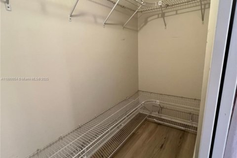 Copropriété à louer à Plantation, Floride: 2 chambres, 96.06 m2 № 1932259 - photo 6