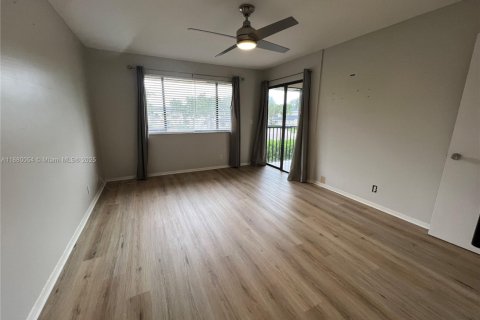 Copropriété à louer à Plantation, Floride: 2 chambres, 96.06 m2 № 1932259 - photo 7