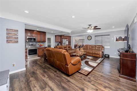 House in Clearwater, Florida 3 bedrooms, 144.83 sq.m. № 2149530 - photo 8
