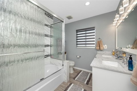 House in Clearwater, Florida 3 bedrooms, 144.83 sq.m. № 2149530 - photo 26