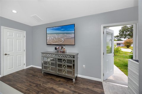 House in Clearwater, Florida 3 bedrooms, 144.83 sq.m. № 2149530 - photo 21