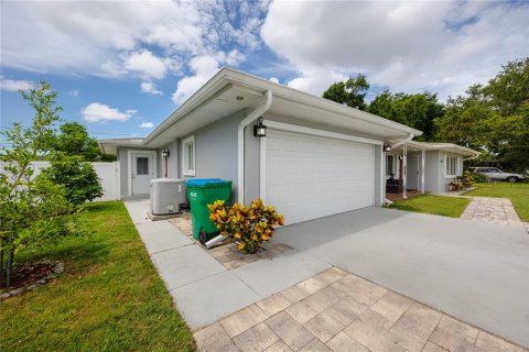 House in Clearwater, Florida 3 bedrooms, 144.83 sq.m. № 2149530 - photo 5