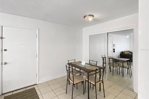 Condo in Gainesville, Florida, 1 bedroom  № 1735546 - photo 7