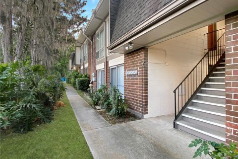 Condo in Gainesville, Florida, 1 bedroom  № 1735546 - photo 1