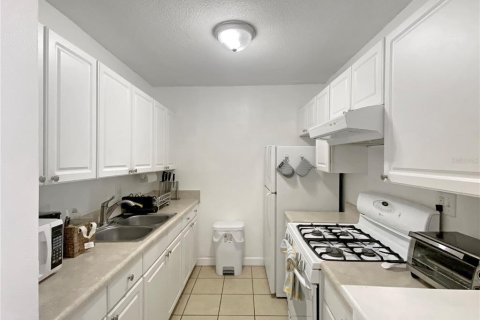 Condo in Gainesville, Florida, 1 bedroom  № 1735546 - photo 8