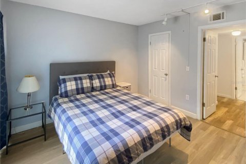 Condo in Gainesville, Florida, 1 bedroom  № 1735546 - photo 13