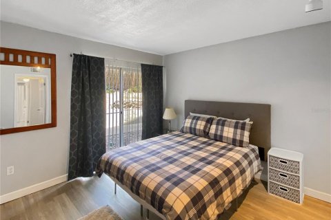 Condo in Gainesville, Florida, 1 bedroom  № 1735546 - photo 12