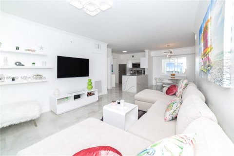 Condo à Sunny Isles Beach, Floride, 2 chambres  № 2010914