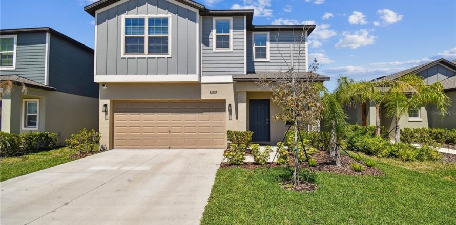 Casa en Land O' Lakes, Florida 6 dormitorios, 239.69 m2 № 1612466