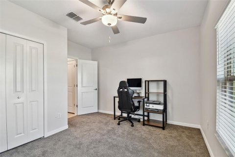 Casa en venta en Land O' Lakes, Florida, 6 dormitorios, 239.69 m2 № 1612466 - foto 28