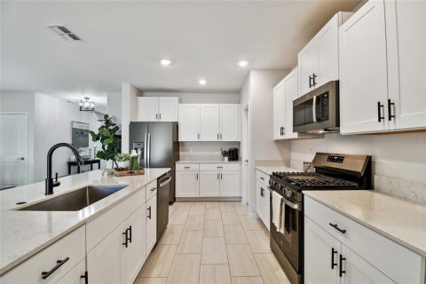 Casa en venta en Land O' Lakes, Florida, 6 dormitorios, 239.69 m2 № 1612466 - foto 18