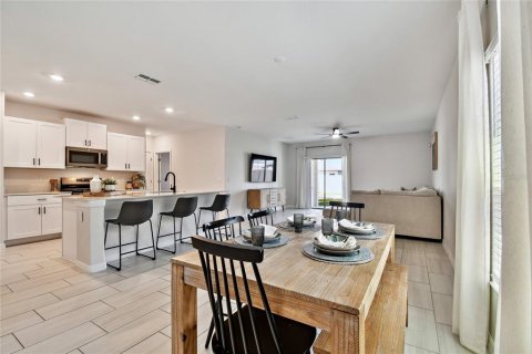 Casa en venta en Land O' Lakes, Florida, 6 dormitorios, 239.69 m2 № 1612466 - foto 14