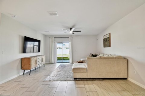 Casa en venta en Land O' Lakes, Florida, 6 dormitorios, 239.69 m2 № 1612466 - foto 21