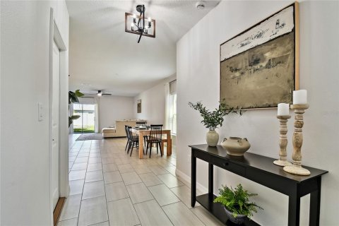 Casa en venta en Land O' Lakes, Florida, 6 dormitorios, 239.69 m2 № 1612466 - foto 9