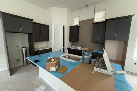 House in Orlando, Florida 5 bedrooms, 299.8 sq.m. № 1759966 - photo 4