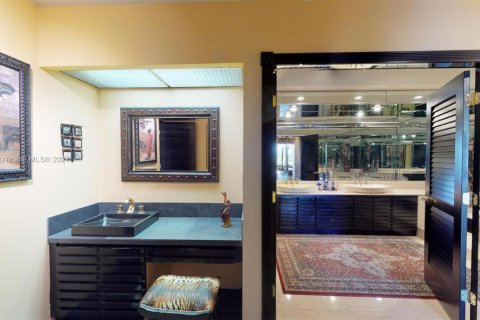 Купить кондоминиум в Авентура, Флорида 2 спальни, 228.82м2, № 5219 - фото 25