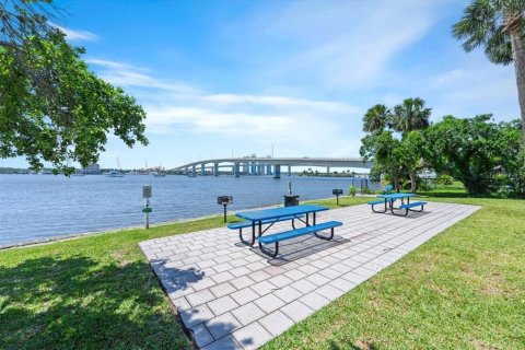 Condo in Daytona Beach, Florida, 2 bedrooms  № 1915305 - photo 4