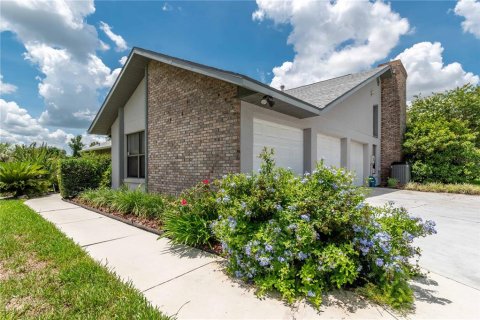 House in Ocala, Florida 4 bedrooms, 285.21 sq.m. № 1782984 - photo 12