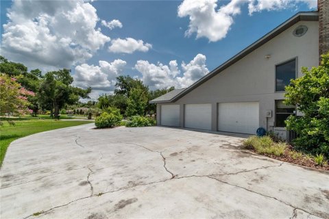 House in Ocala, Florida 4 bedrooms, 285.21 sq.m. № 1782984 - photo 18