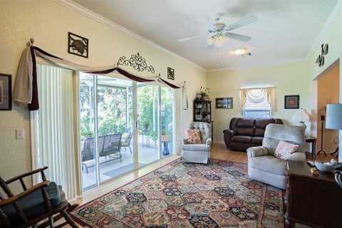 House in Winter Haven, Florida 3 bedrooms, 186.18 sq.m. № 1391108 - photo 5