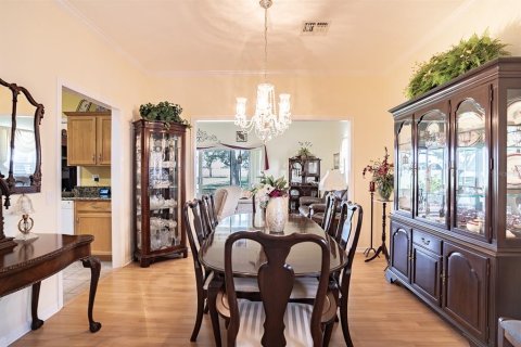 House in Winter Haven, Florida 3 bedrooms, 186.18 sq.m. № 1391108 - photo 10