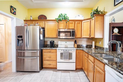 House in Winter Haven, Florida 3 bedrooms, 186.18 sq.m. № 1391108 - photo 14