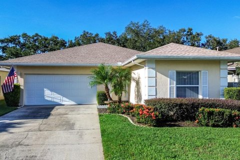 House in Winter Haven, Florida 3 bedrooms, 186.18 sq.m. № 1391108 - photo 1