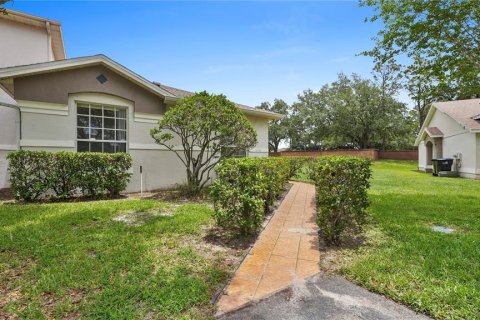 Adosado en Orlando, Florida 3 dormitorios, 111.76 m2 № 2118968