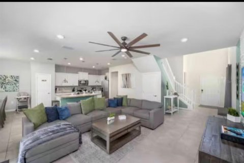 Casa en venta en Davenport, Florida, 5 dormitorios, 231.88 m2 № 2103089 - foto 9
