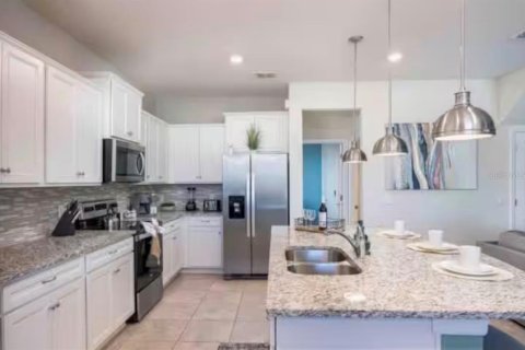 Casa en venta en Davenport, Florida, 5 dormitorios, 231.88 m2 № 2103089 - foto 7