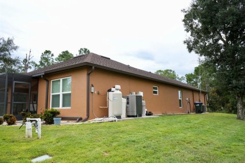 House in North Port, Florida 3 bedrooms, 131.18 sq.m. № 2394441 - photo 7