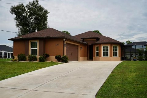 House in North Port, Florida 3 bedrooms, 131.18 sq.m. № 2394441