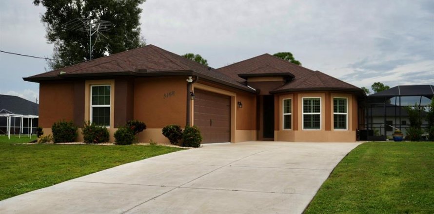 House in North Port, Florida 3 bedrooms, 131.18 sq.m. № 2394441