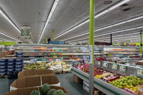 Commercial property in Orlando, Florida № 1830656 - photo 1