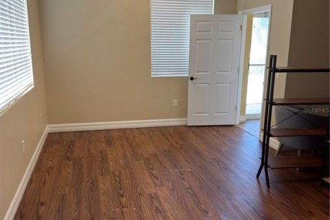 Propiedad comercial en alquiler en Port Charlotte, Florida № 1901346 - foto 2