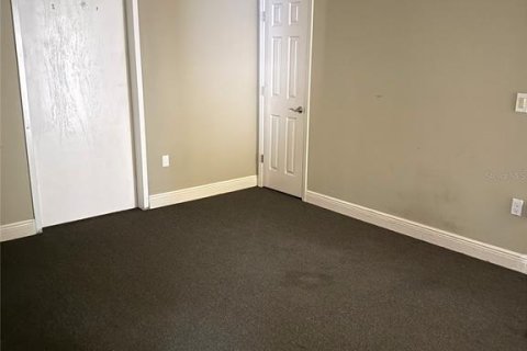 Propiedad comercial en alquiler en Port Charlotte, Florida № 1901346 - foto 15