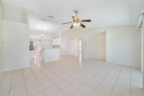 House in Punta Gorda, Florida 3 bedrooms, 154.12 sq.m. № 1716954 - photo 15