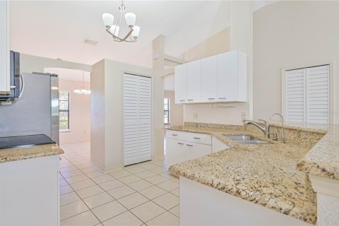 House in Punta Gorda, Florida 3 bedrooms, 154.12 sq.m. № 1716954 - photo 16
