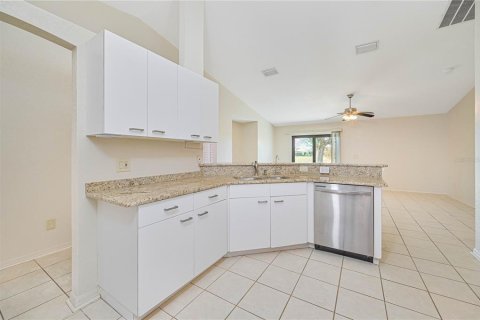 House in Punta Gorda, Florida 3 bedrooms, 154.12 sq.m. № 1716954 - photo 17