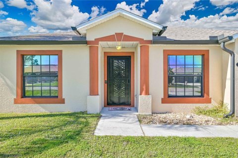 House in Punta Gorda, Florida 3 bedrooms, 154.12 sq.m. № 1716954 - photo 26