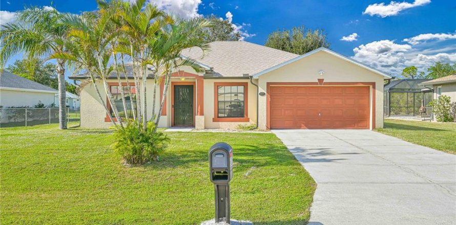 House in Punta Gorda, Florida 3 bedrooms, 154.12 sq.m. № 1716954