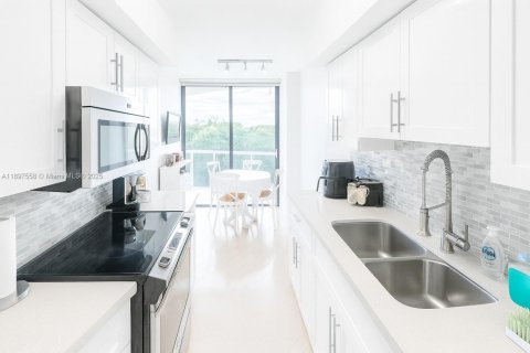 Снять в аренду кондоминиум в Авентура, Флорида 2 спальни, 110.27м2, № 1949381 - фото 5