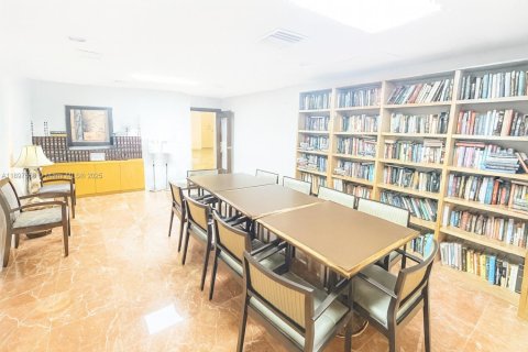 Снять в аренду кондоминиум в Авентура, Флорида 2 спальни, 110.27м2, № 1949381 - фото 17