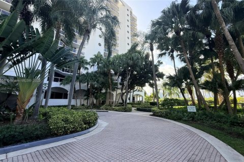 Copropriété à louer à Aventura, Floride: 2 chambres, 110.27 m2 № 1949381 - photo 25