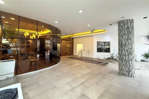 Снять в аренду кондоминиум в Авентура, Флорида 2 спальни, 110.27м2, № 1949381 - фото 2