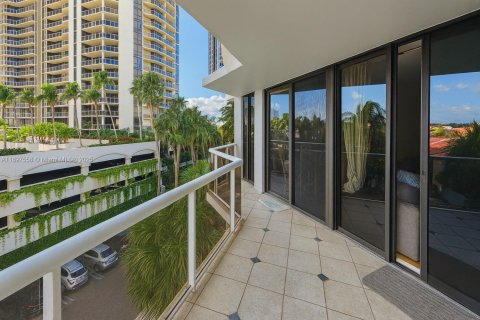 Снять в аренду кондоминиум в Авентура, Флорида 2 спальни, 110.27м2, № 1949381 - фото 3